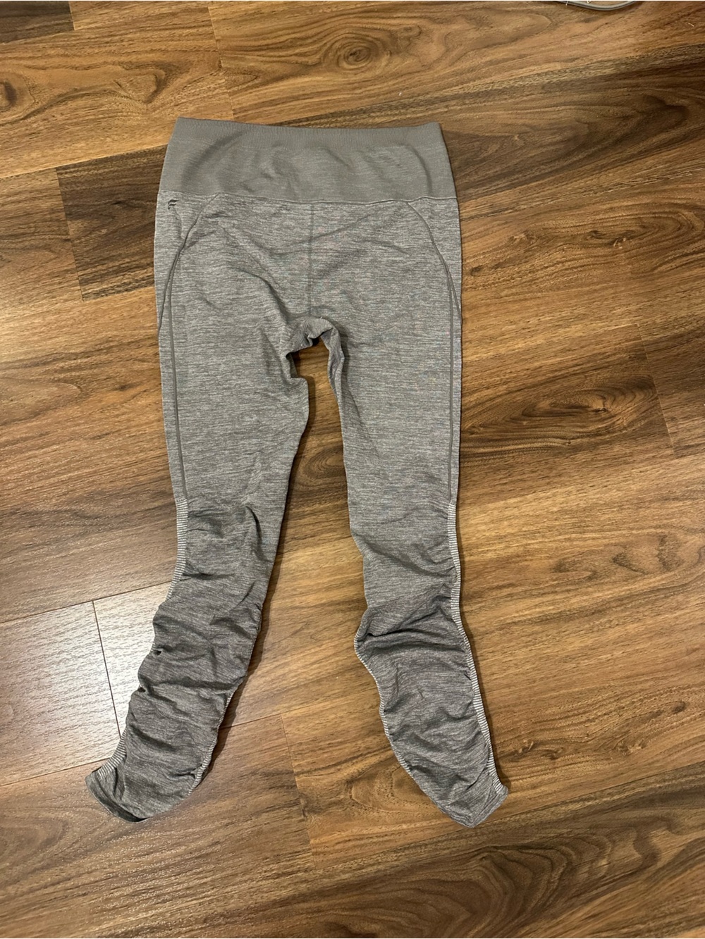 Fabletics Gray Women’s Seam Detail Leggings